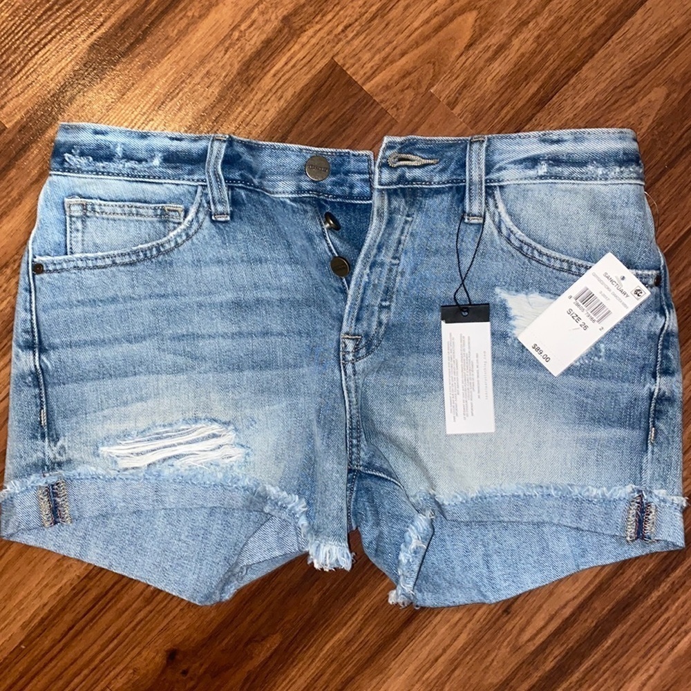 SANCTUARY short